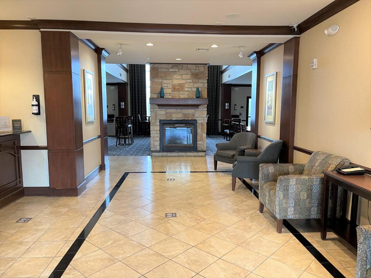 Staybridge Suites Milwaukee West-Oconomowoc By Ihg Exteriér fotografie
