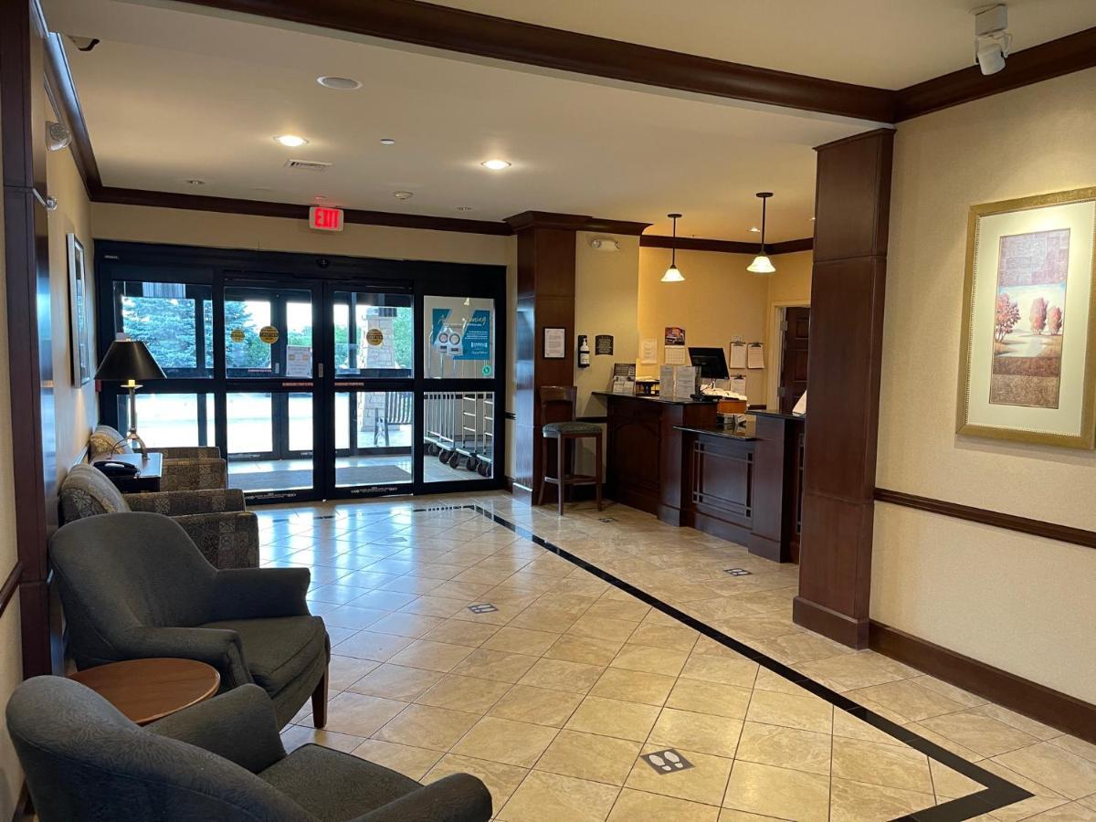 Staybridge Suites Milwaukee West-Oconomowoc By Ihg Exteriér fotografie