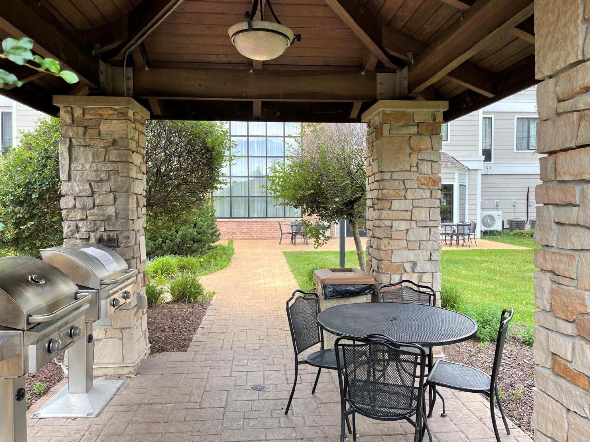 Staybridge Suites Milwaukee West-Oconomowoc By Ihg Exteriér fotografie