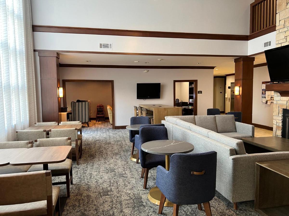 Staybridge Suites Milwaukee West-Oconomowoc By Ihg Exteriér fotografie