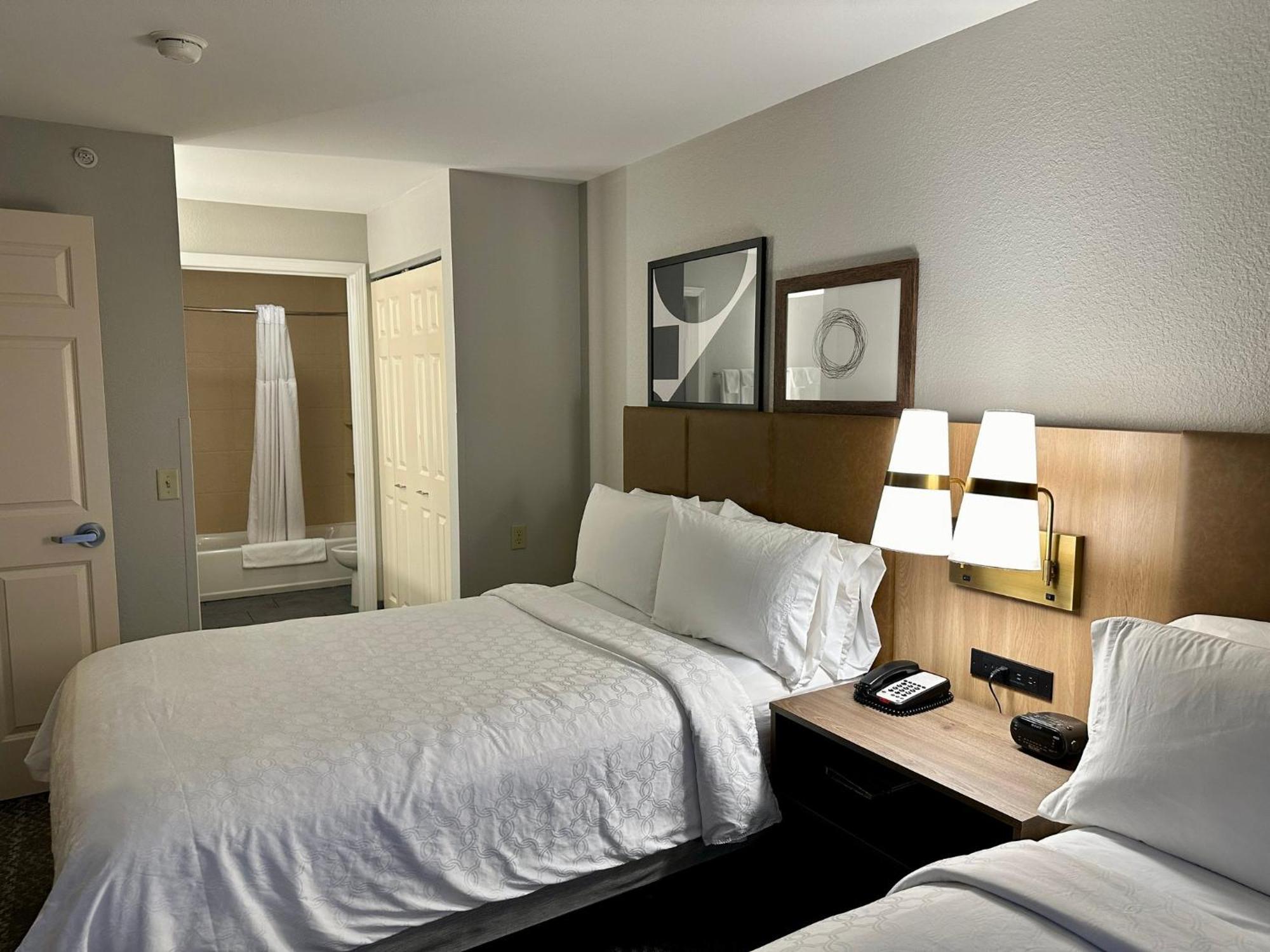 Staybridge Suites Milwaukee West-Oconomowoc By Ihg Exteriér fotografie