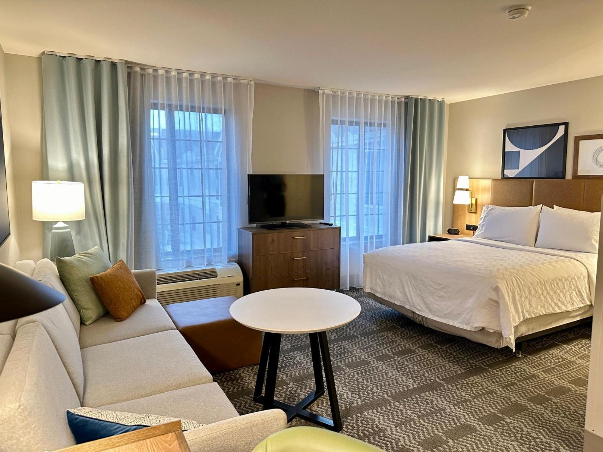 Staybridge Suites Milwaukee West-Oconomowoc By Ihg Exteriér fotografie