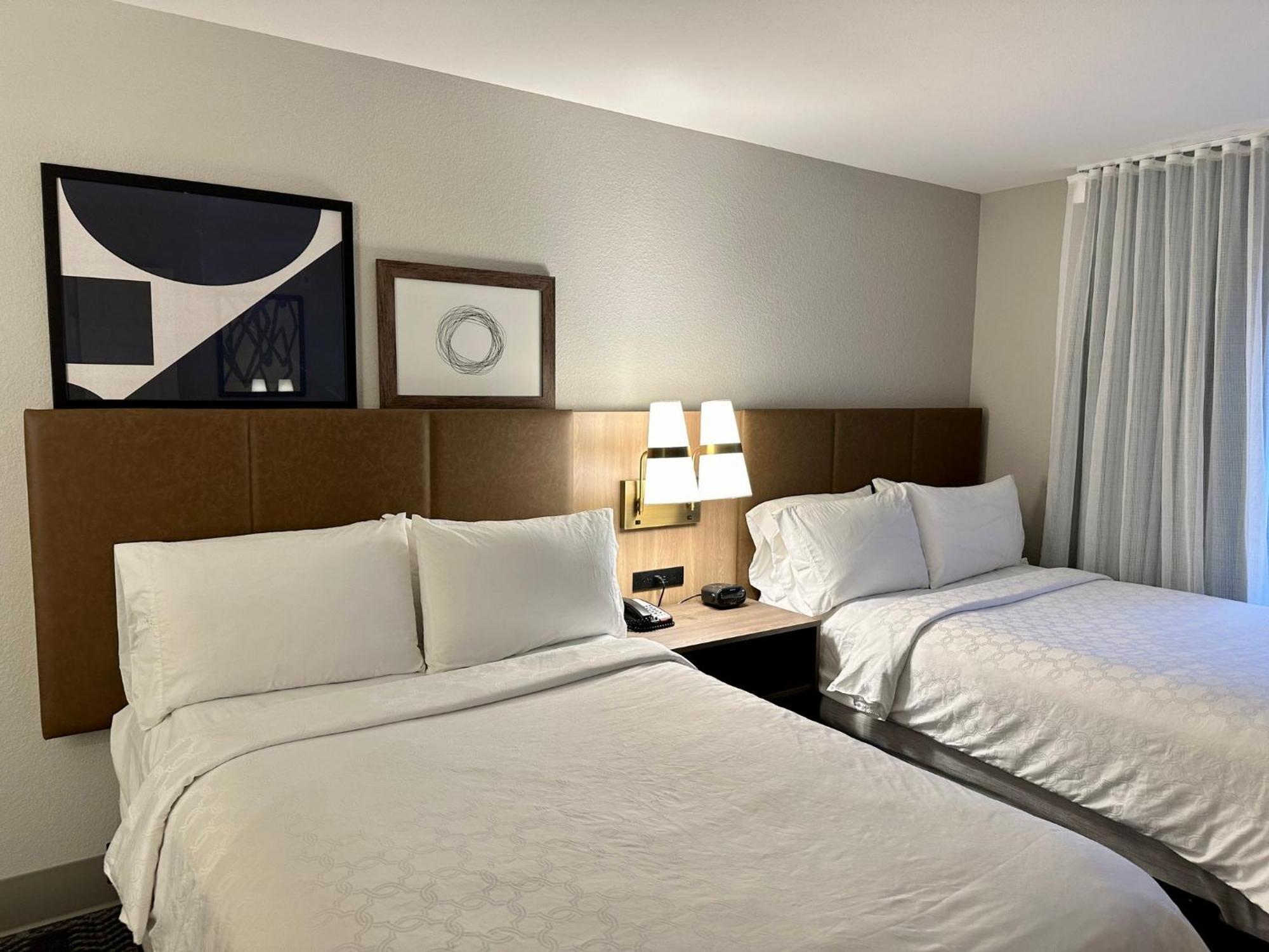 Staybridge Suites Milwaukee West-Oconomowoc By Ihg Exteriér fotografie
