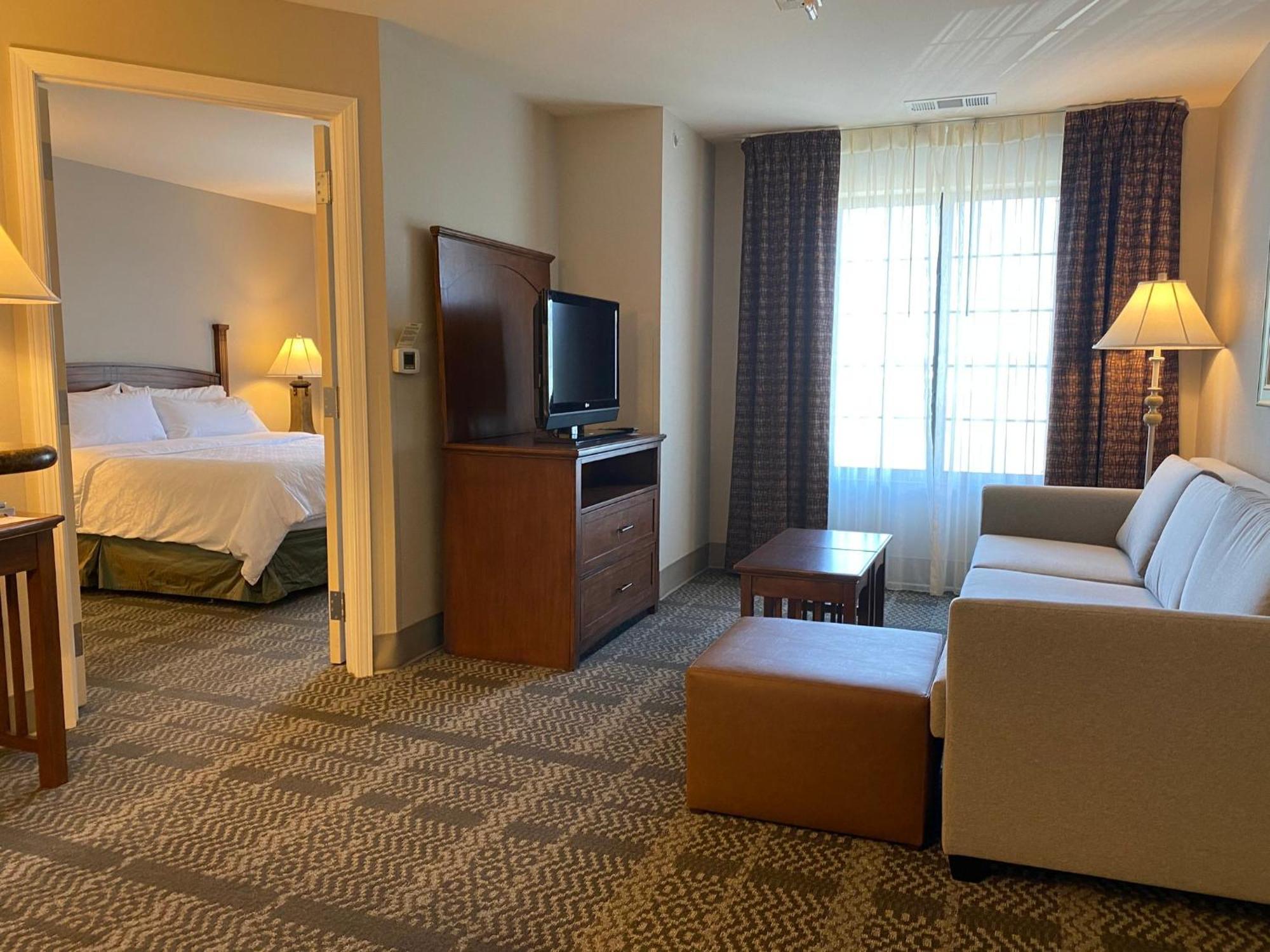 Staybridge Suites Milwaukee West-Oconomowoc By Ihg Exteriér fotografie
