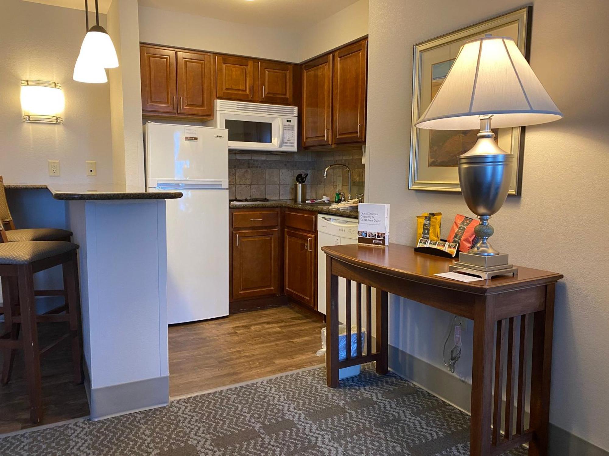 Staybridge Suites Milwaukee West-Oconomowoc By Ihg Exteriér fotografie