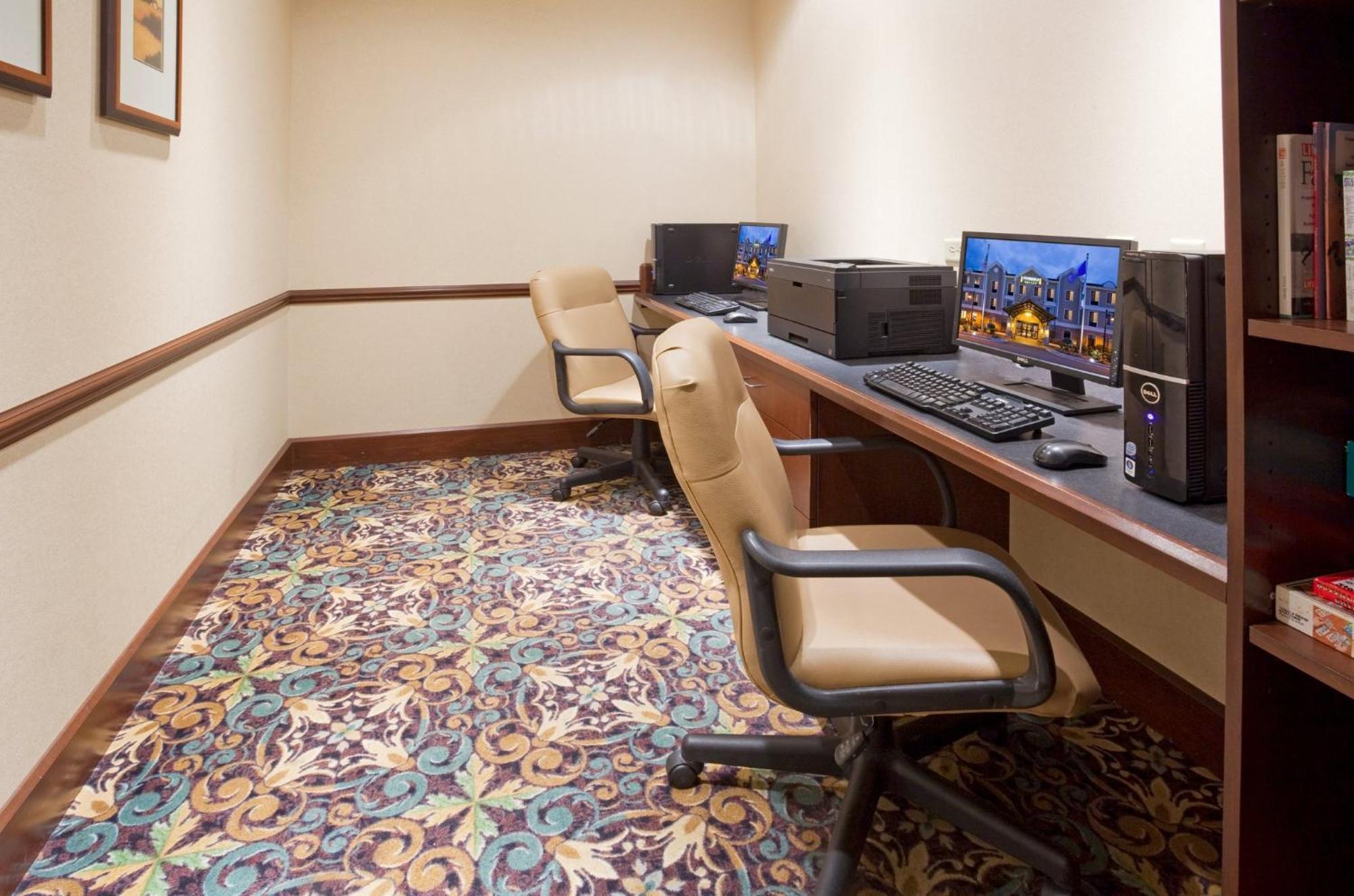 Staybridge Suites Milwaukee West-Oconomowoc By Ihg Exteriér fotografie